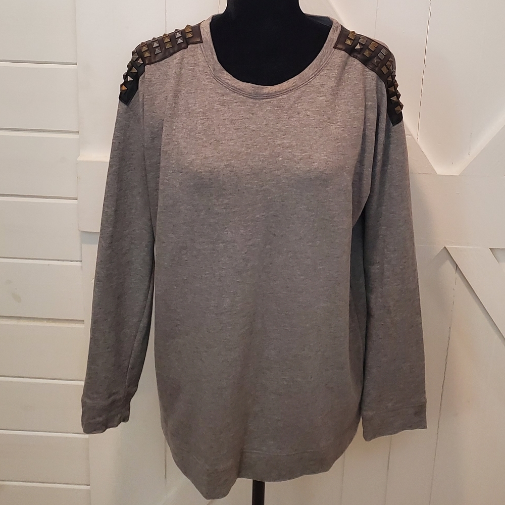 Two by Vince Camuto sweater
